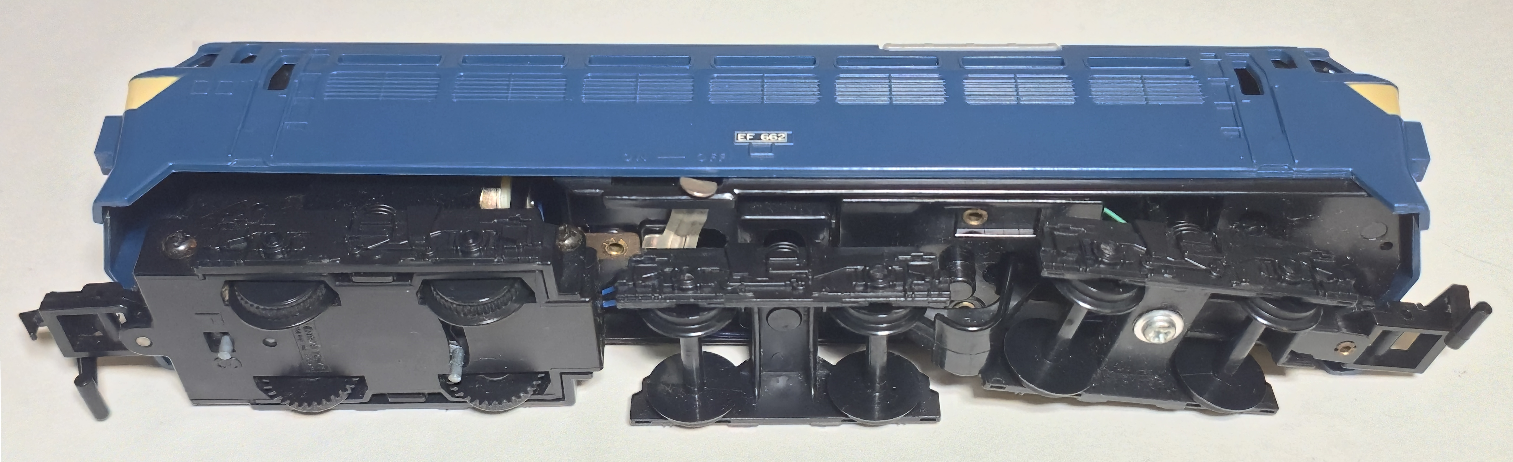 Tomy Super Rail Blue Train EF-66 Set